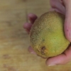 Een kiwi-schillen