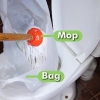 Ontblokkeer 'n toilet sonder om 'n suier te gebruik