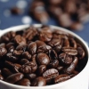 Koffie maak met 'n koffiepers