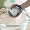 Maak lipglans met vaseline