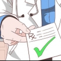 Vermy abdominale pyn met antibiotika