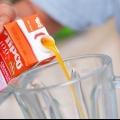 Een aardbeiensmoothie maak