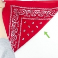 Hoe om 'n bandana te vou