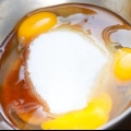Een koek maak in 'n snelkookpan