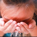 Behandeling van droë gesigvel