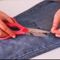 Hoe om 'n geskeurde jeans reg te maak