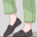 Groen broek aan