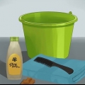 Een kleine hond wassen