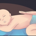 Burp 'n slapende baba