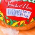 Berei ham in die oond