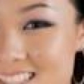 Laat jou gesig ouer lyk met grimering
