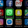Hoe om toegang tot iemand anders se whatsapp-rekening te kry