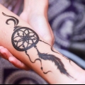Zorgen vir 'n hennatatoeage