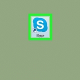 Meld alle toestelle af wat by skype aangemeld is