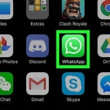 Vee alle media op whatsapp uit