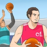 Om basketbal te speel