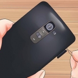 Verwyder die battery van 'n lg g2