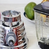Met behulp van 'n blender