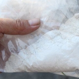 Maak 'n rookbom met huishoudelike materiaal
