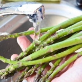 Groene asperges berei