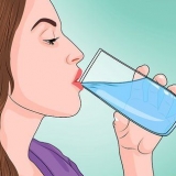 Maak die geluid van 'n waterdruppel met jou mond