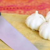 Knoflook fijnhakken