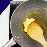 Knoflookbotersaus maak