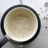 Koffie op die fornuis zetten