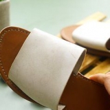 Skoonmaak leer sandale