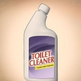 Maak gewrigte skoon met toiletskoonmaker