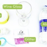 Versier wynglase met glinster