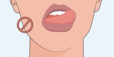 Raak ontslae van gebarste lippe sonder om lipbalsem te gebruik