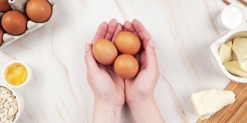 Raak ontslae van puisies met 'n eier