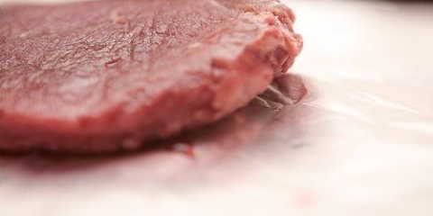 Biefstuk bakken in 'n braai