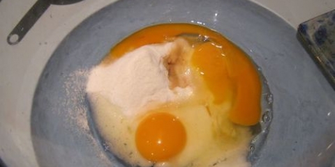 Maak taai sjokoladekoekies