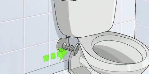 Sluit die watertoevoer na 'n toilet af