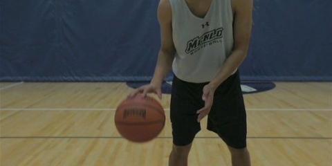 Dribbel met 'n basketbal