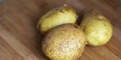Bak 'n aartappel in die mikrogolf