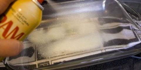 Een koek maak met cakemix sonder eieren en olie