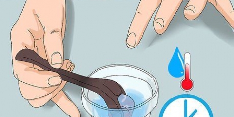 Maak 'n derma roller skoon