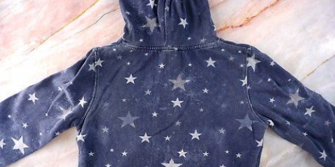 Hoe om 'n hoodie te vou