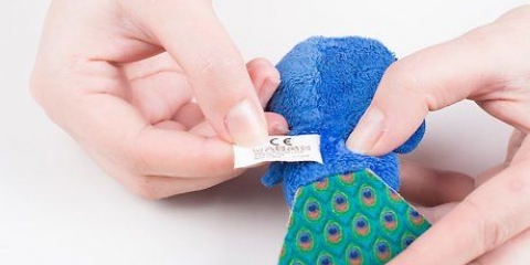 Maak 'n opgestopte dier skoon
