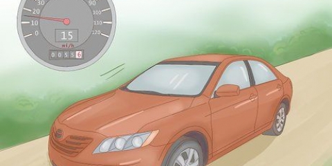 Een korte afstand rijden op 'n lekke band