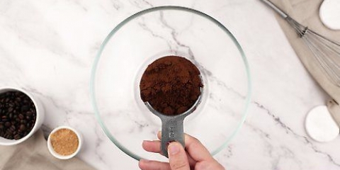 Maak 'n skrop met suiker en koffie