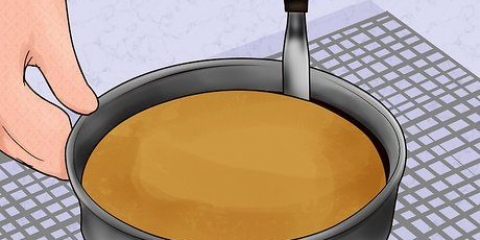 Herstel 'n koek wat gebak is teen die pan