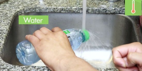 Maak 'n waterbottel oop