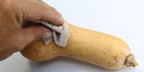 Berei bottel kalbas in die mikrogolfoond voor