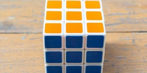 Maak koel patrone op 'n rubik se kubus