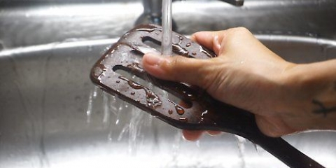 Houten kookgerei wassen en ontsmetten