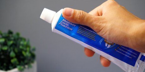 Hoe om ink uit 'n merker uit hout te kry
